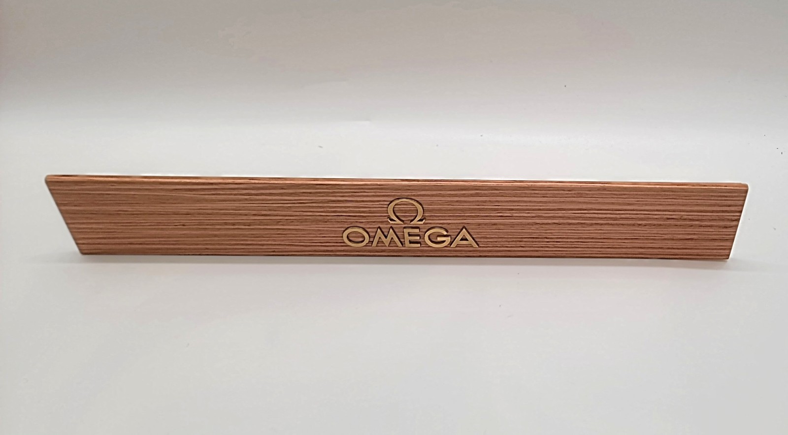 ORIGINAL OMEGA DEALER'S LARGE WOOD/METAL PLAQUE BRAND NEW ORIGINAL OMEGA DEALER'S LARGE WOOD/METAL PLAQUE BRAND NEW