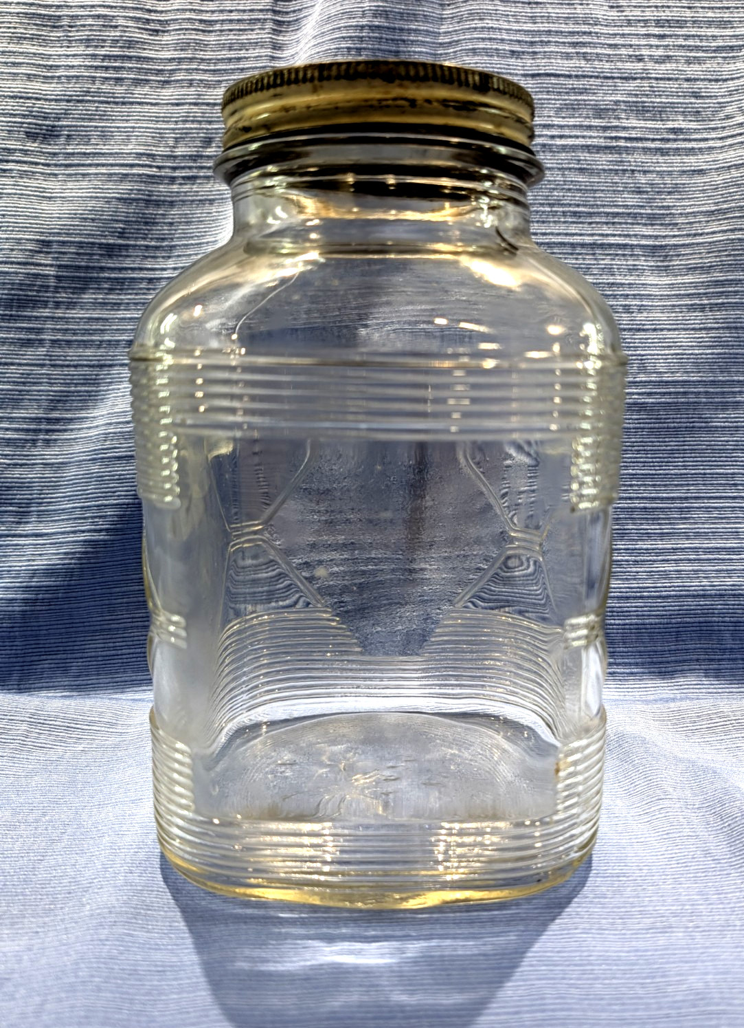 VINTAGE HAZEL-ATLAS DIAMOND & RIBBED SQUARE GLASS CANISTER #5429 VINTAGE HAZEL-ATLAS DIAMOND & RIBBED SQUARE GLASS CANISTER #5429