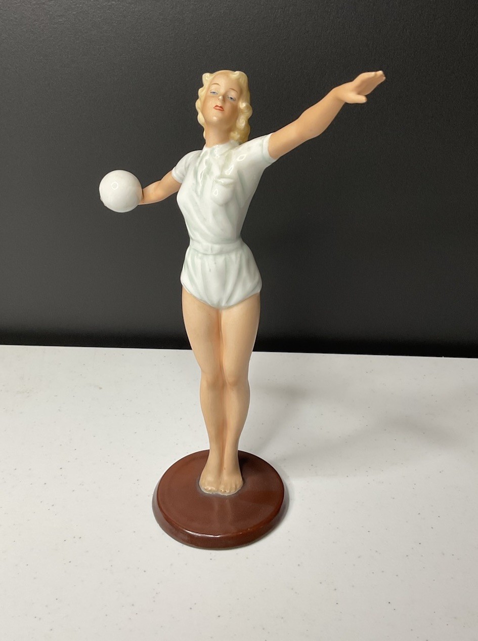 Vintage Schaubach Kunst • Porcelain Female 9-1/2 Vintage Schaubach Kunst • Porcelain Female 9-1/2
