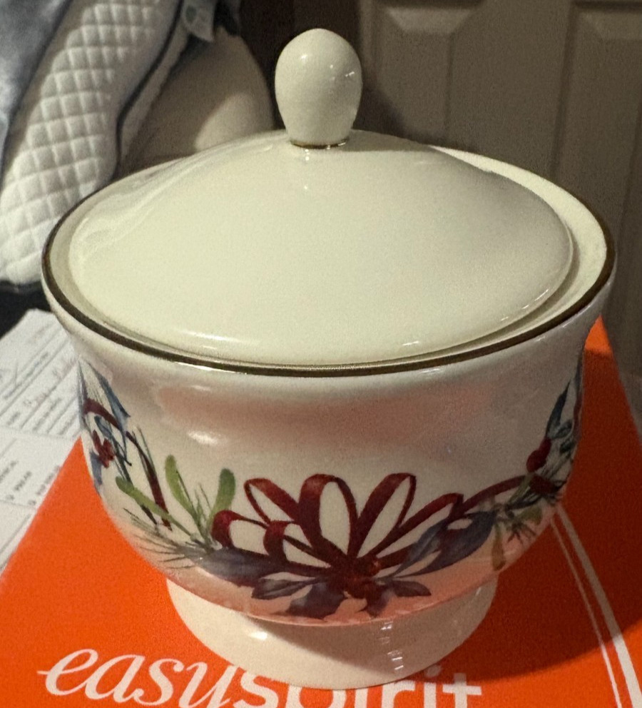 Lenox Winter Greetings 847266 Sugar Bowl Cardinal BRAND NEW NEVER USED