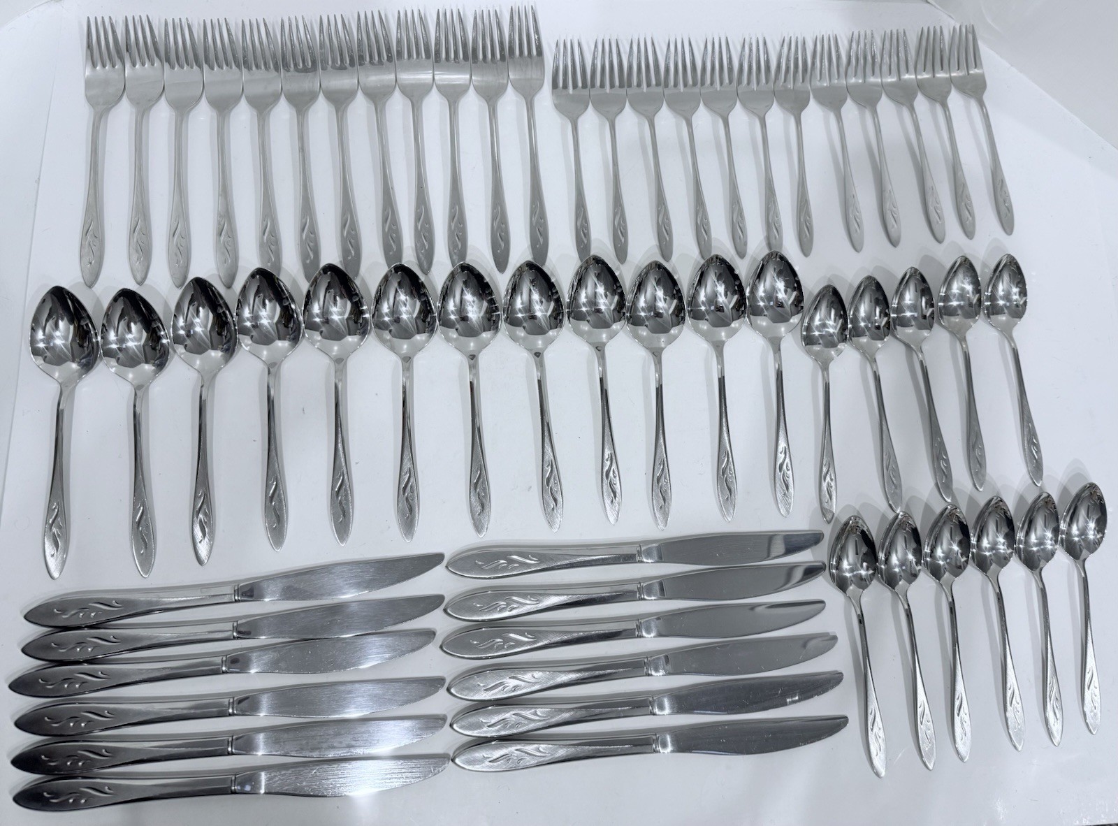 59 pc EMBER GLOW Stainless Flatware Set Oneidacraft Deluxe Oneida Service for 11