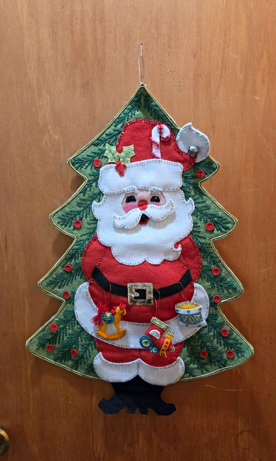 Vintage Santa's Tree Sequin Wall Hanging by Bucilla Kit #3399 Completed Vintage Santa's Tree Sequin Wall Hanging by Bucilla Kit #3399 Completed