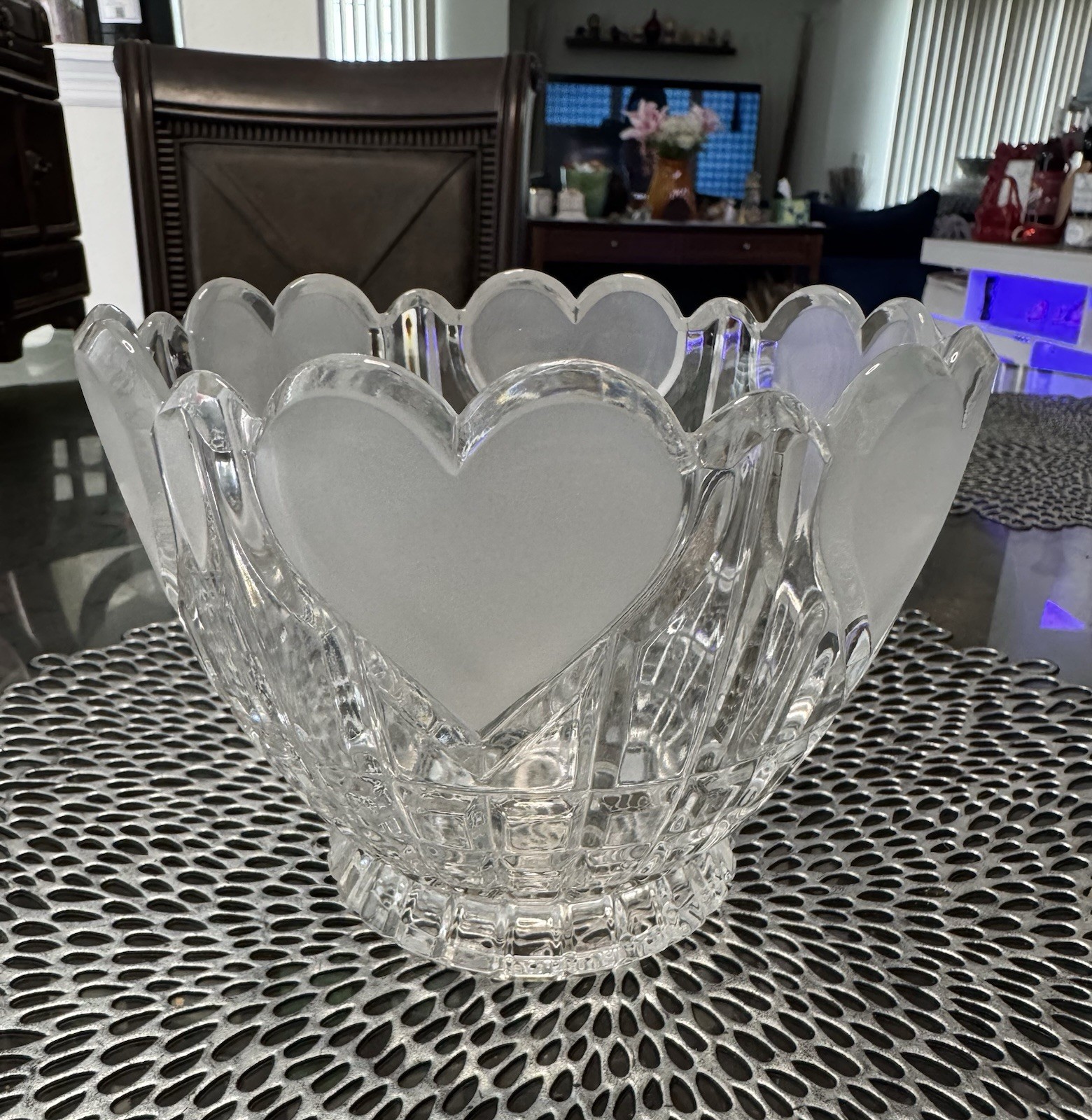 Vintage 1986 Leaded Crystal F.T.D.A Bowl with 6 Frosted Hearts, West Germany.