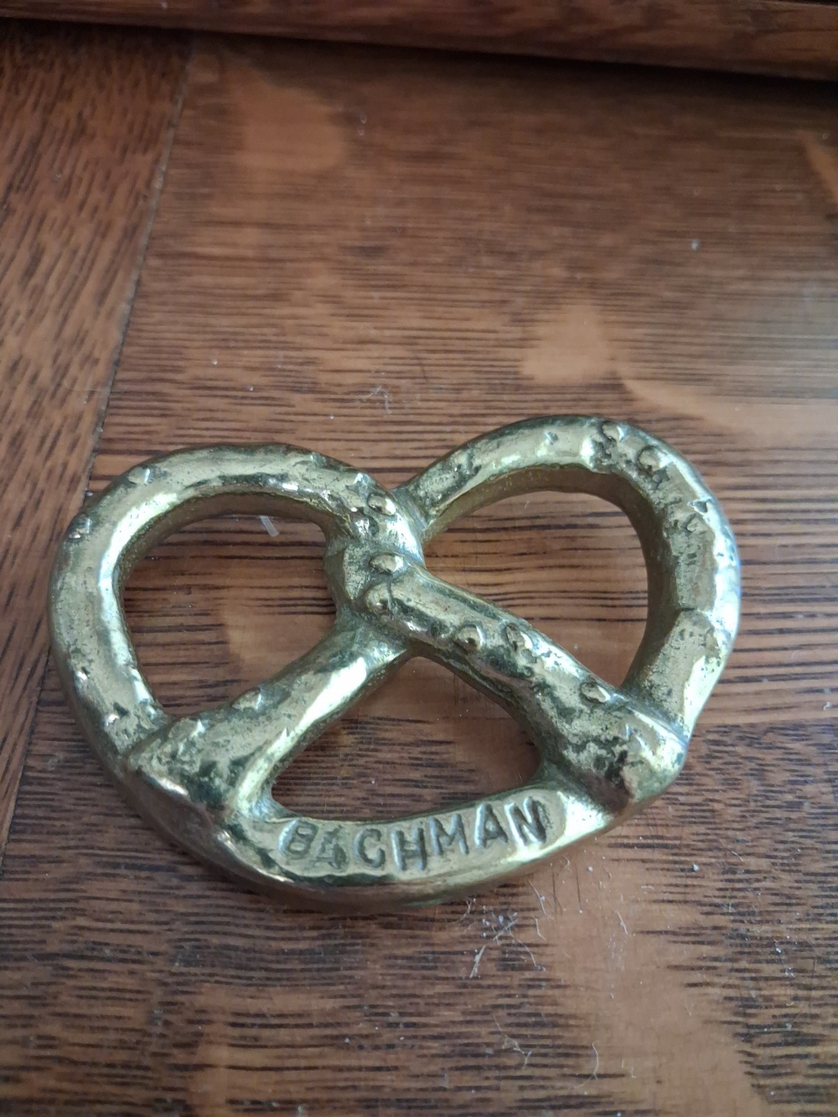 Vintage 1960s Bachman Brass Pretzel Advertising Paperweight HYDE PARK Penn Vintage 1960s Bachman Brass Pretzel Advertising Paperweight HYDE PARK Penn