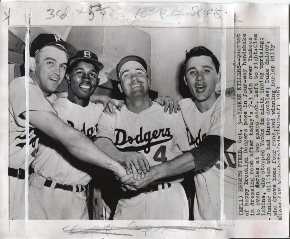 1953 Press Photo HoFer Duke Snider w Teammates Clem Labine Junior Gilliam WS Win
