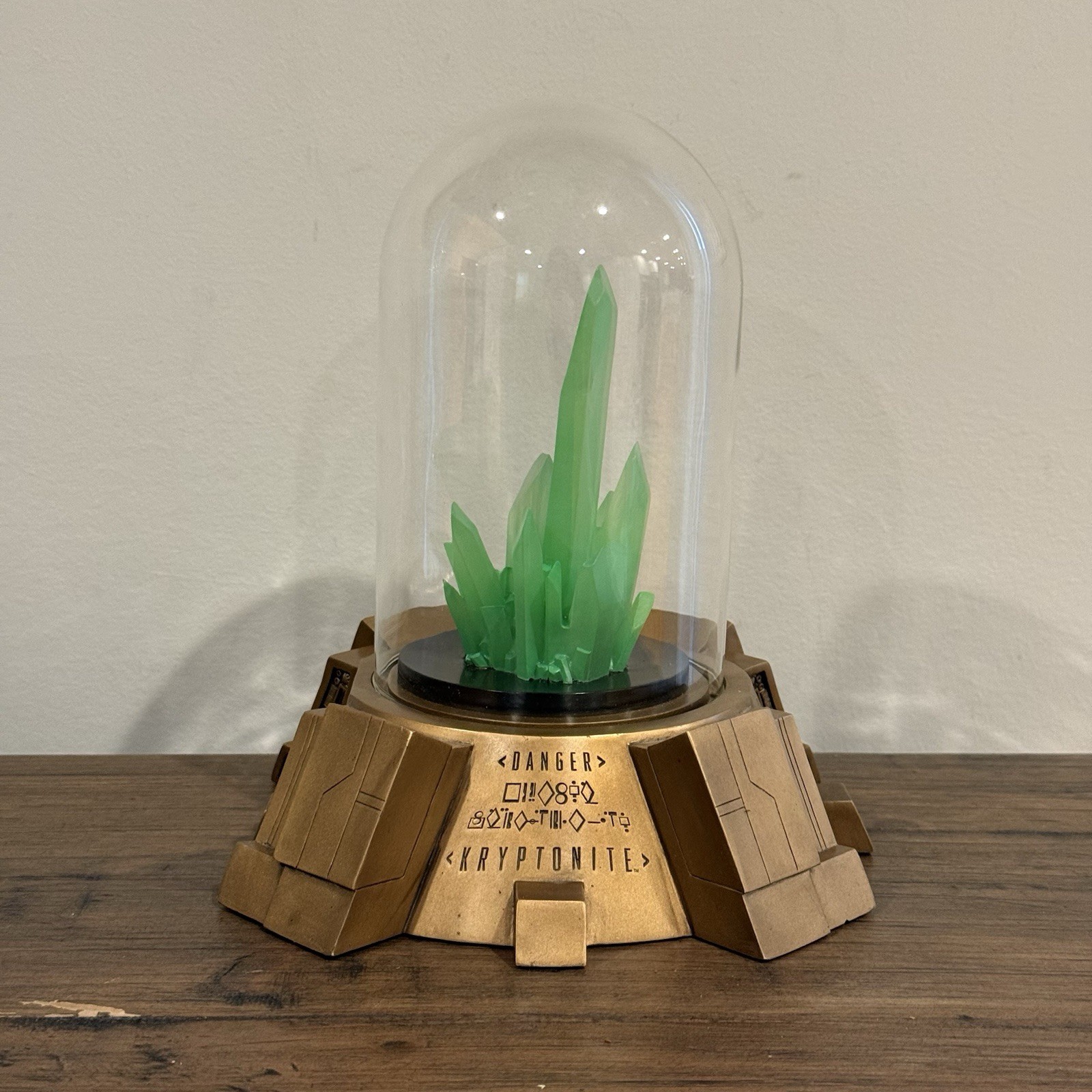 DC Direct Superman Kryptonite Replica 2000 Limited 0676/1100 Lighted w Dome