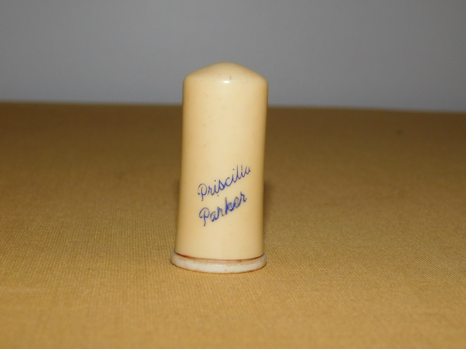 VINTAGE MADE IN USA MAKEUP PRISCILLA PARKER LIPSTICK TUBE VINTAGE MADE IN USA MAKEUP PRISCILLA PARKER LIPSTICK TUBE