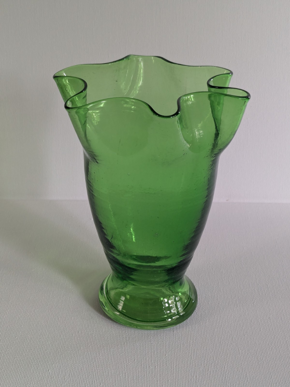 VTG Blenko Glass Green Crimped Rose Pinch Top 1950's Art Glass Vase VTG Blenko Glass Green Crimped Rose Pinch Top 1950's Art Glass Vase
