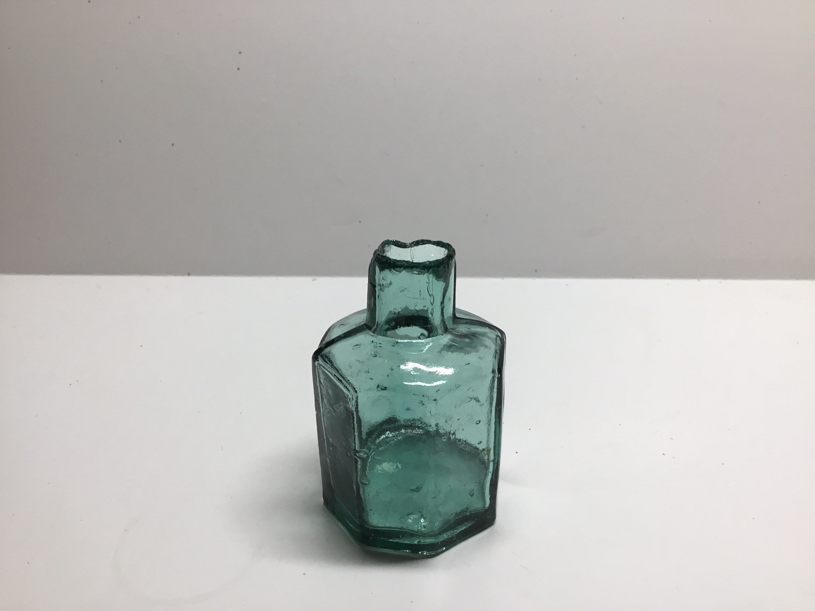 Antique Rich Aqua 8 Sided Burst Top Inkwell.