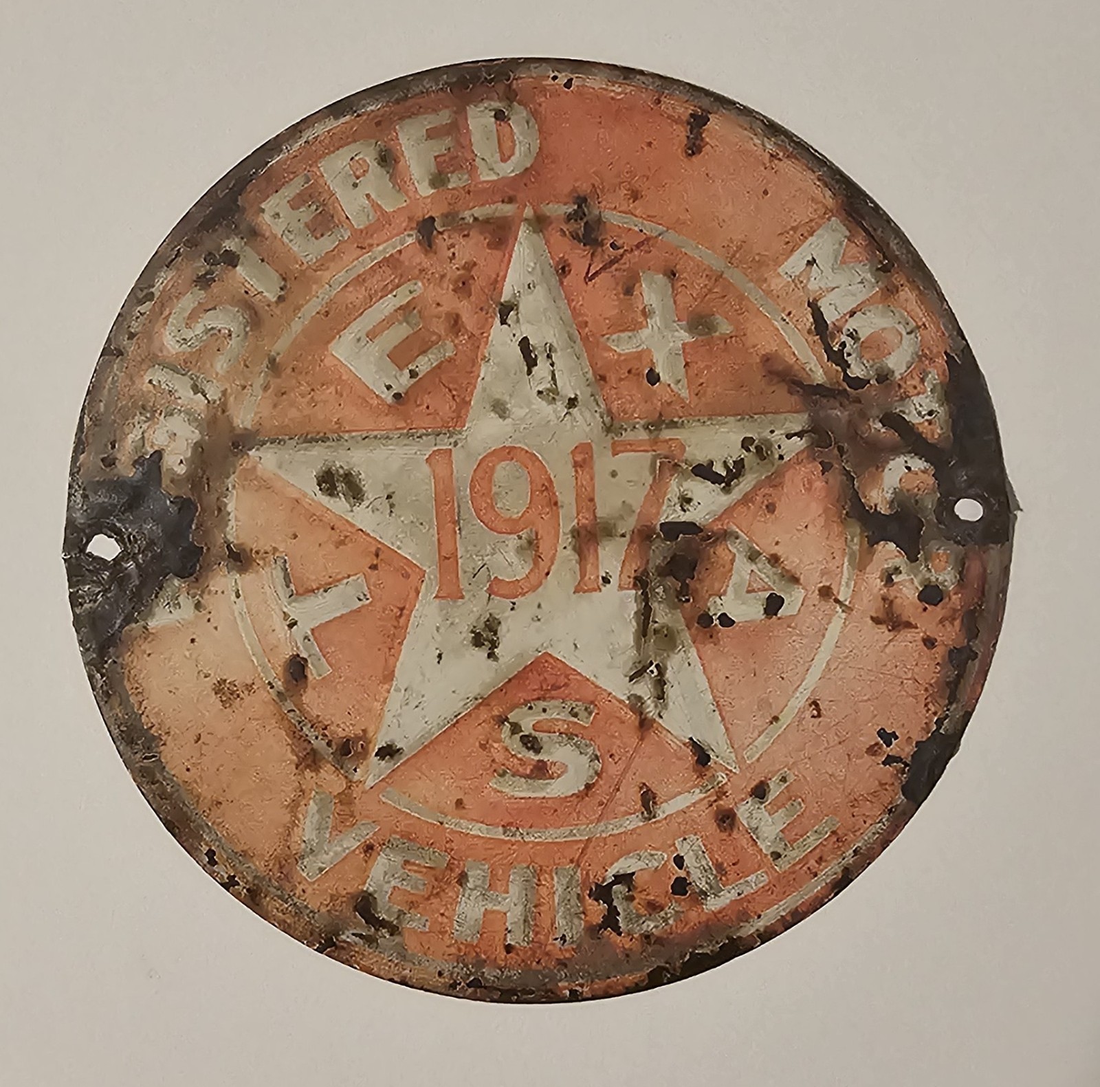 VINTAGE 1917 TEXAS LICENSE PLATE RADIATOR SEAL - FIRST YEAR OF ISSUE - ORIGINAL