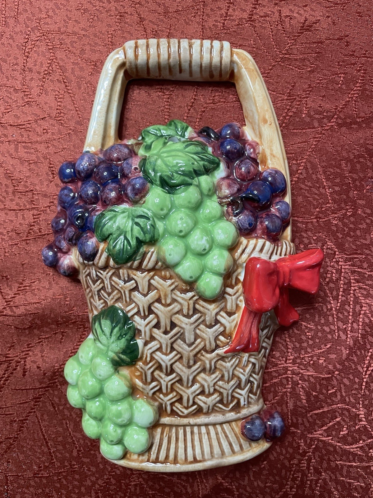 Vintage 3 dimensional ceramic fruit basket wall plaque-No chips or cracks - 8x5 Vintage 3 dimensional ceramic fruit basket wall plaque-No chips or cracks - 8x5