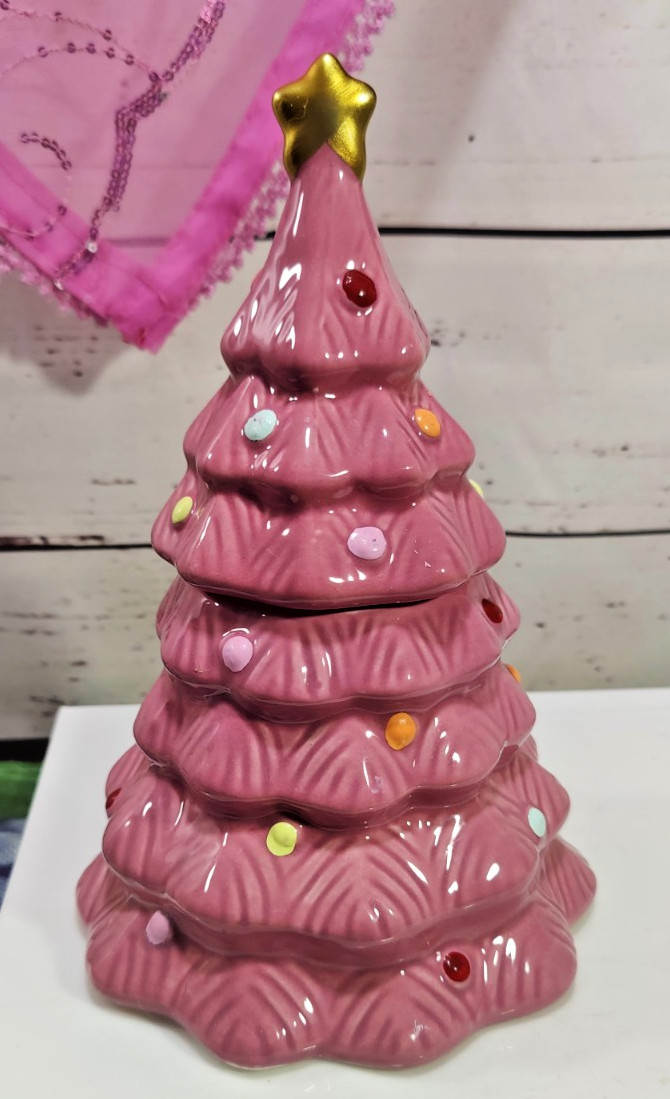 2024 Aldi Brand Pink Christmas Tree Frosted Berries Scented Candle 9\