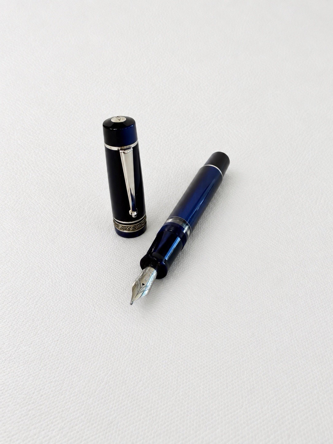 Delta Dolcevita Fountain Pen Blue Resin 18k Gold Stub Nib Limited Edition 24/25