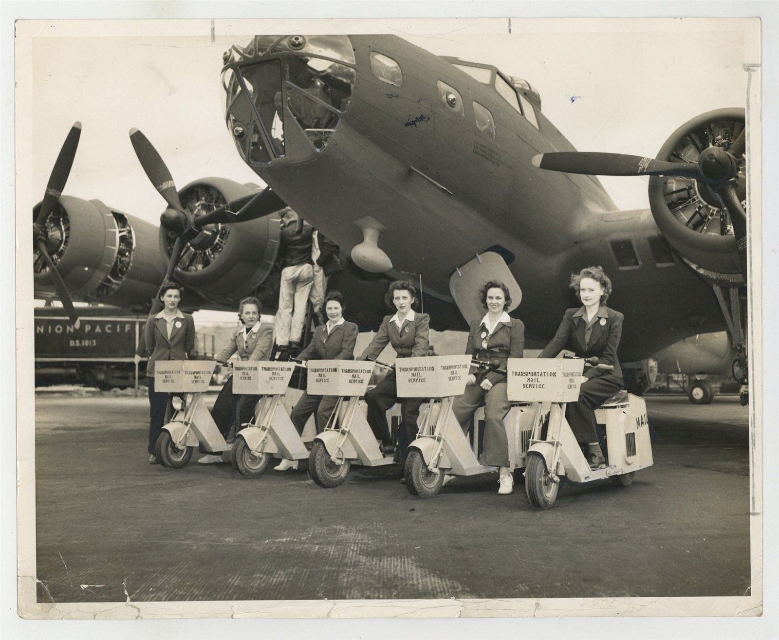 Women Female Mail Carriers 1943 Boeing Aircraft Co Bomber WWII USPS Photo A7053 Women Female Mail Carriers 1943 Boeing Aircraft Co Bomber WWII USPS Photo A7053