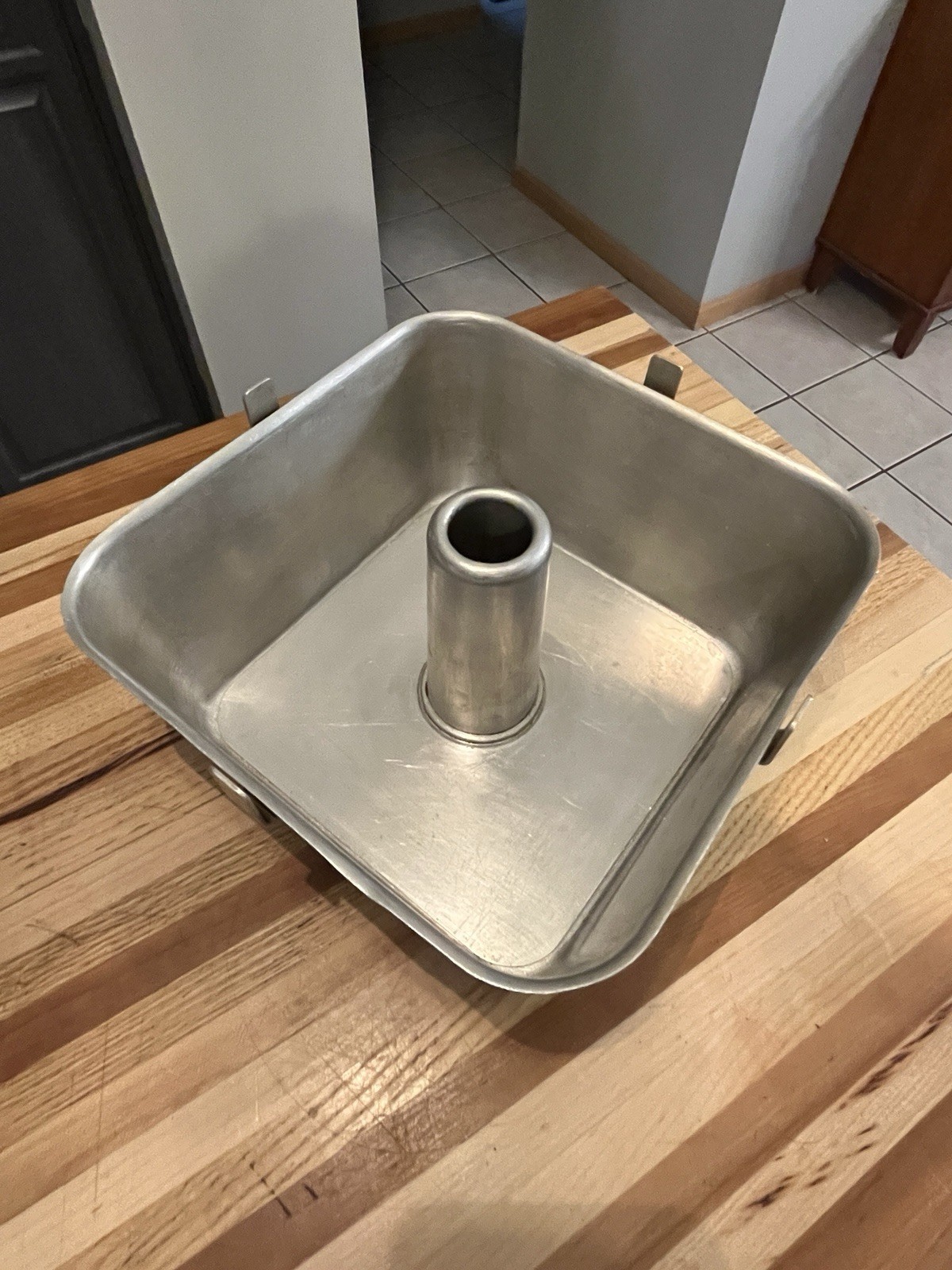 Wear-Ever #2740 Square Angel Food Cake Pan Vintage 2 Piece Aluminum 9x9 Tube Pan Wear-Ever #2740 Square Angel Food Cake Pan Vintage 2 Piece Aluminum 9x9 Tube Pan