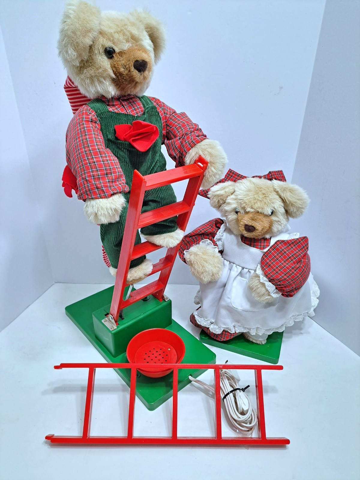 1994 Santa’s Best Animated Christmas Bears Ladder Scene Works Tested