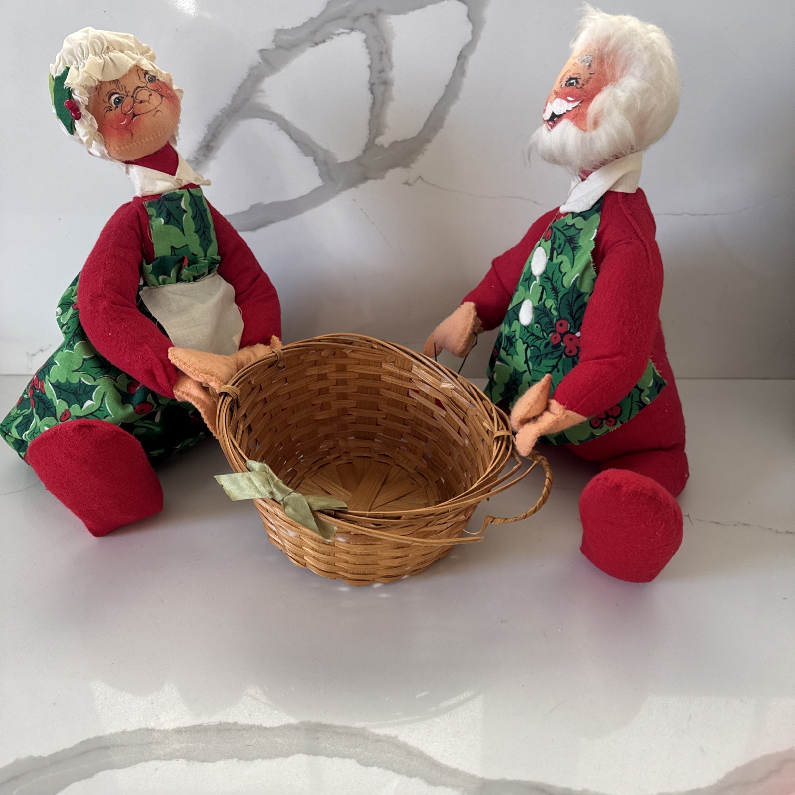 Vintage Annalee Christmas Santa & Mrs Claus Doll Wicker Basket Set 1963 Tags 12\ Vintage Annalee Christmas Santa & Mrs Claus Doll Wicker Basket Set 1963 Tags 12\