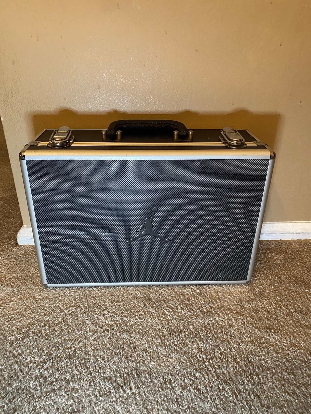 Jordan Air 17 OG Metal Briefcase Black & Silver