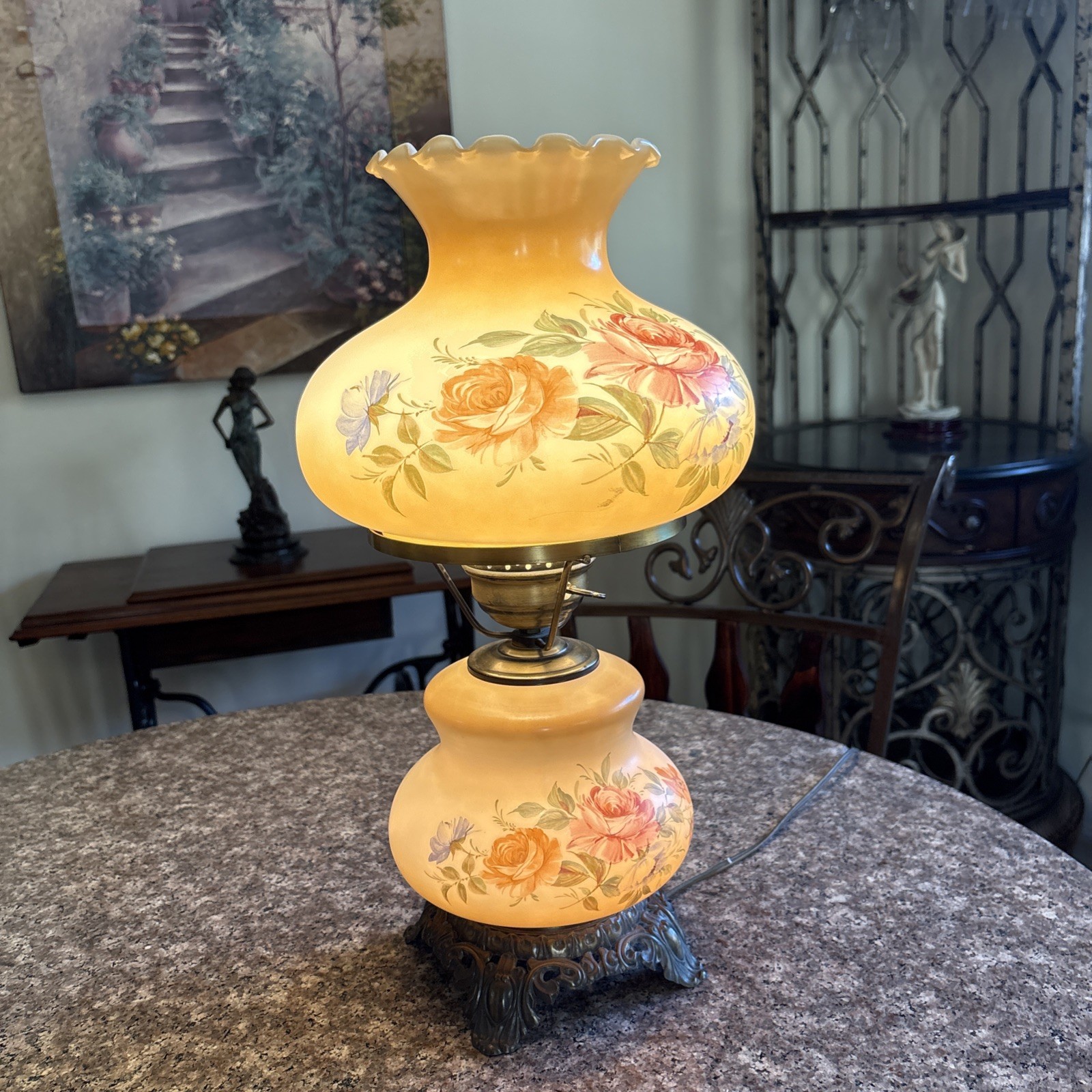 Gorgeous Vintage Gone With The Wind Hurricane 3-way parlor lamp 19” Tall Gorgeous Vintage Gone With The Wind Hurricane 3-way parlor lamp 19” Tall