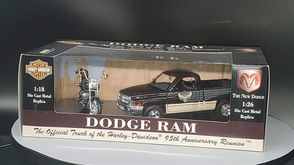 Harley/Dodge Ram 95th Anniversary Diecast FXDWG Dyna Wide Glide