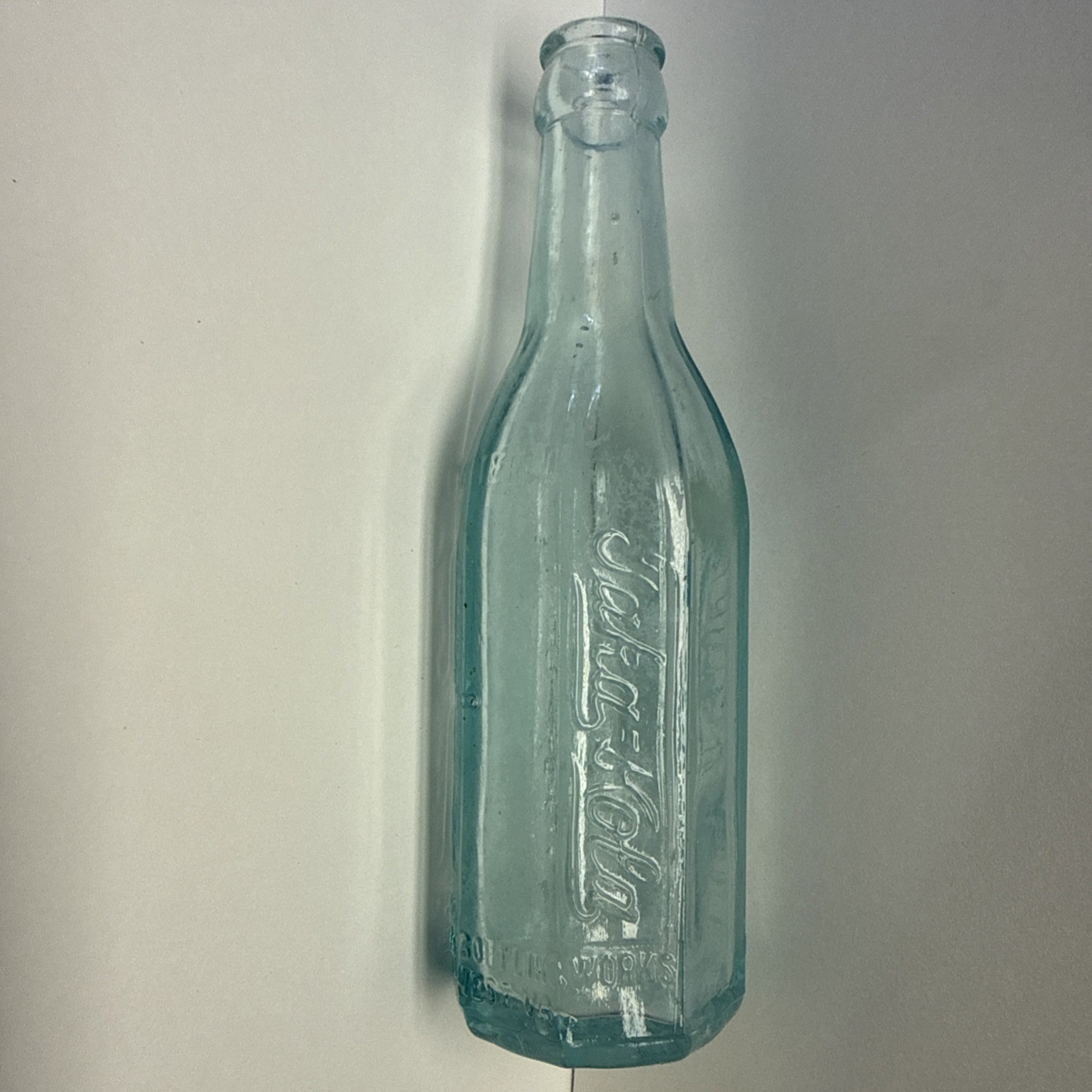Birdsnest Va Eastern Shore Bottling Wks Taka-Kola 6 1/2 oz Soda Bottle Icey Blue Birdsnest Va Eastern Shore Bottling Wks Taka-Kola 6 1/2 oz Soda Bottle Icey Blue