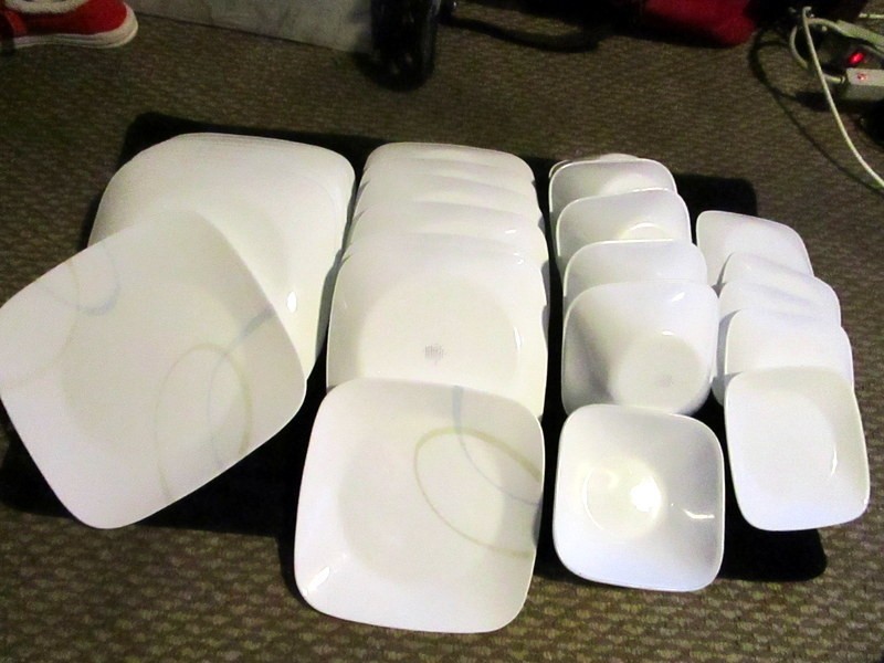 HUGE LOT 25 Pcs Corelle Vitrelle Sand & Sky Plates 3 sizes Bowls EXC USED CONDIT HUGE LOT 25 Pcs Corelle Vitrelle Sand & Sky Plates 3 sizes Bowls EXC USED CONDIT