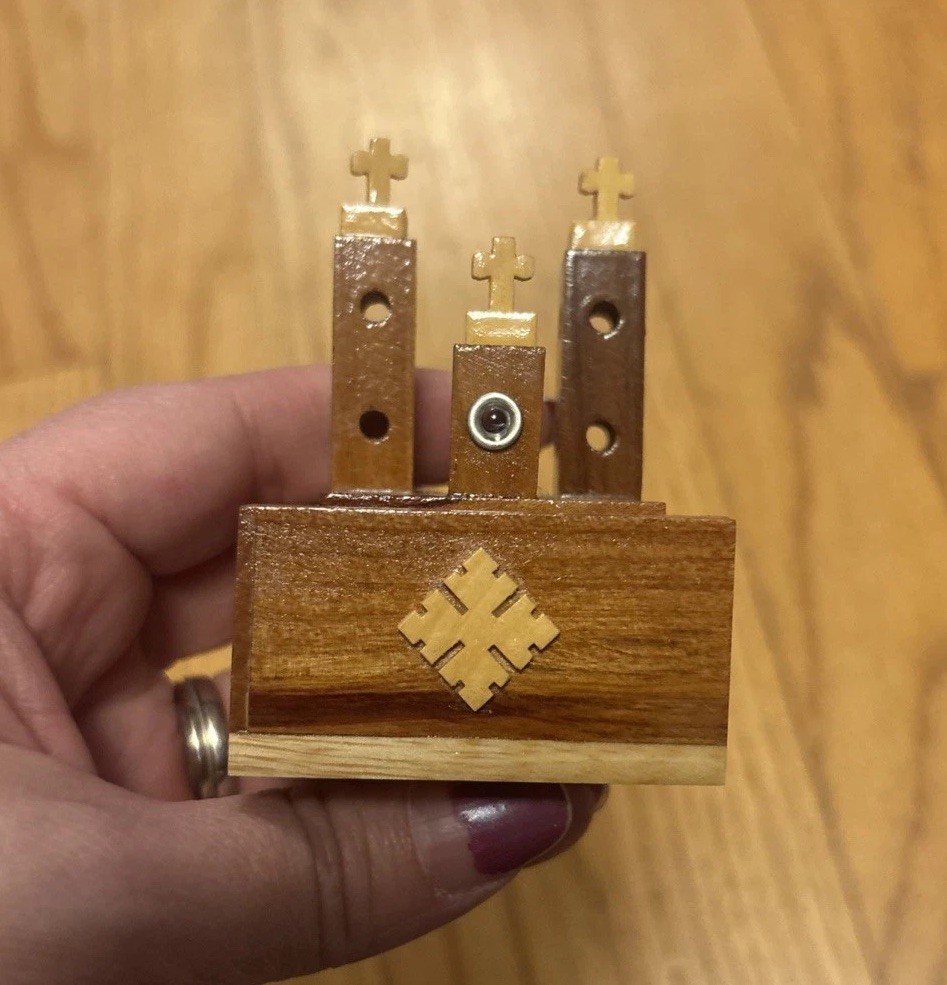 Beautiful Handmade Jerusalem Wooden Church Souvenir Trinket Box With Rock & Sand