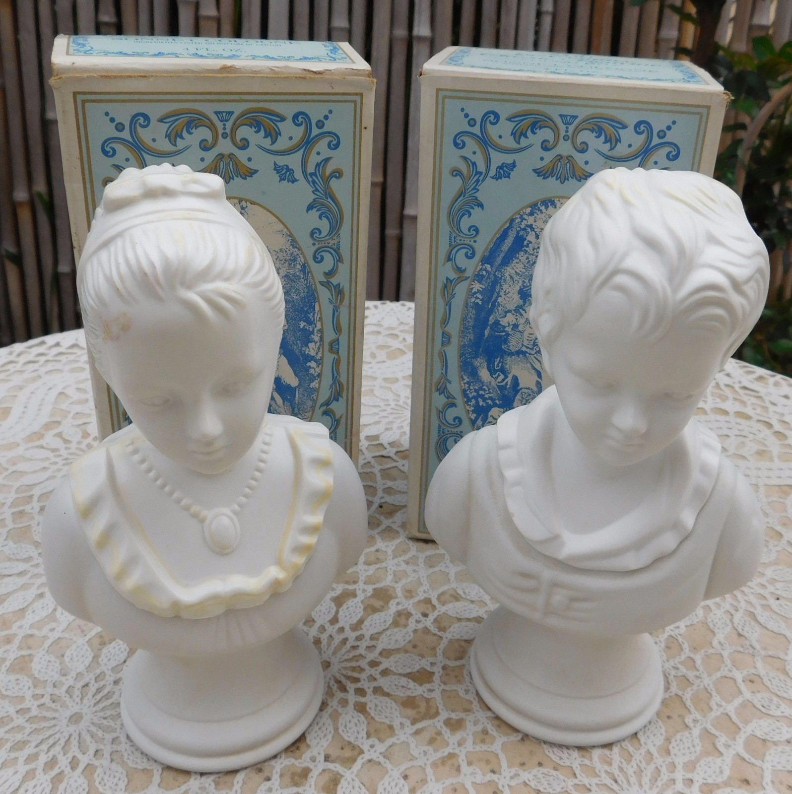 Vintage Avon SONNET Cologne Box 18th Century Classic Figurine Young Girl Boy 