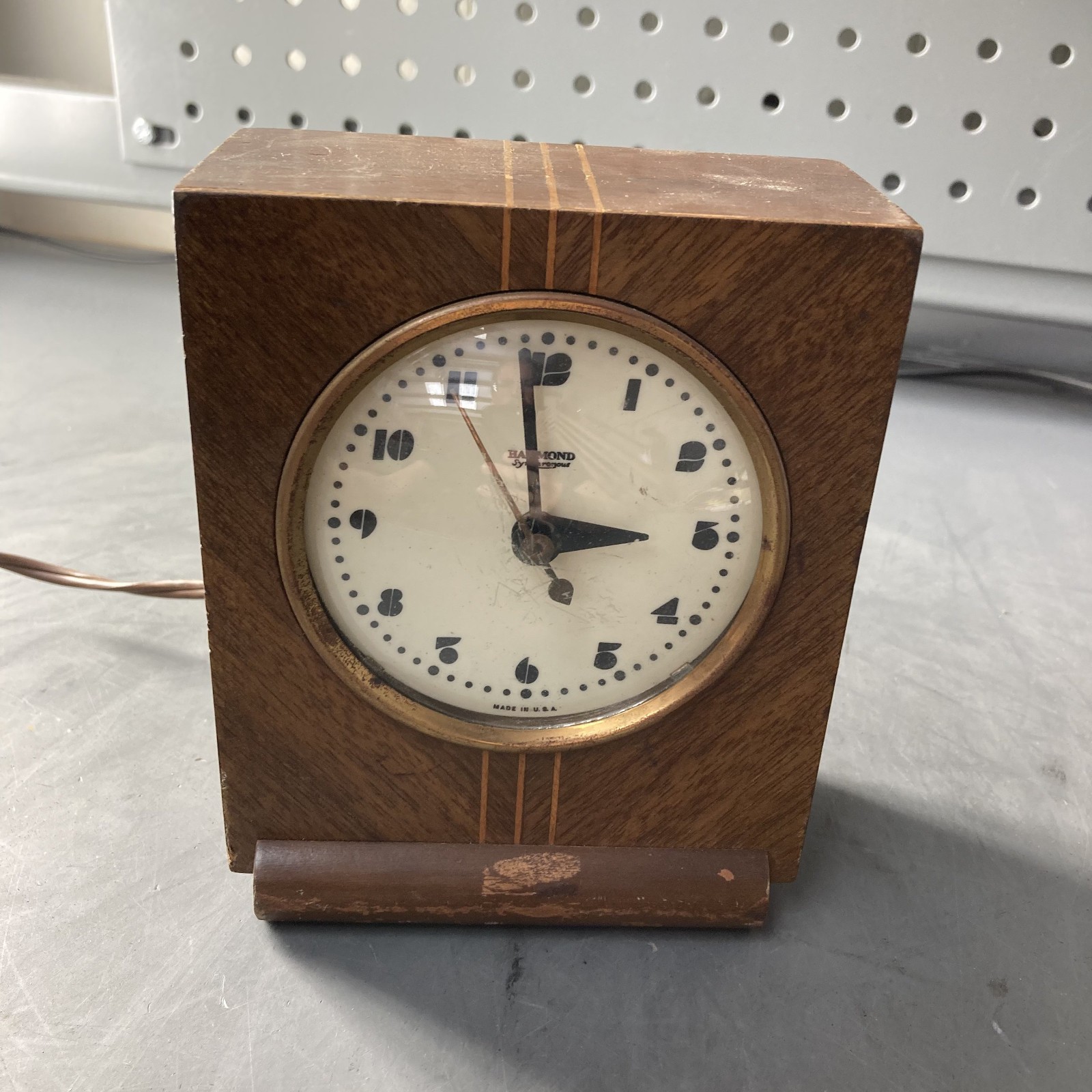 Vintage Hammond Aurora Synchronous Electric Alarm Clock Art Deco Wood Working