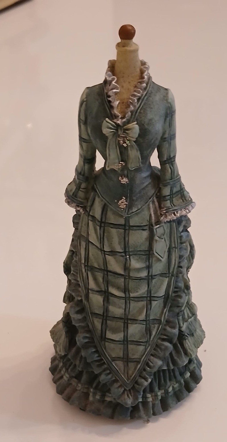 K\'s Collection Fashion Series Victorian Dress Manequin 6\ K\'s Collection Fashion Series Victorian Dress Manequin 6\