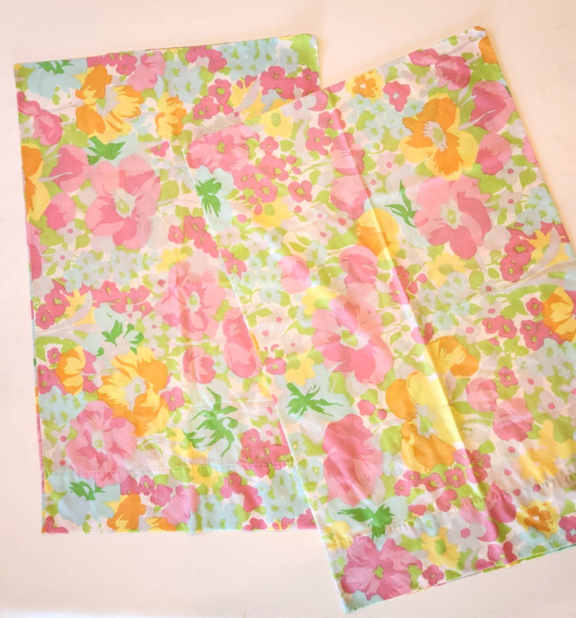 Pristine Set (2) Vintage Pillowcases Pink Flowers 70's 80's Burlington Gold Star
