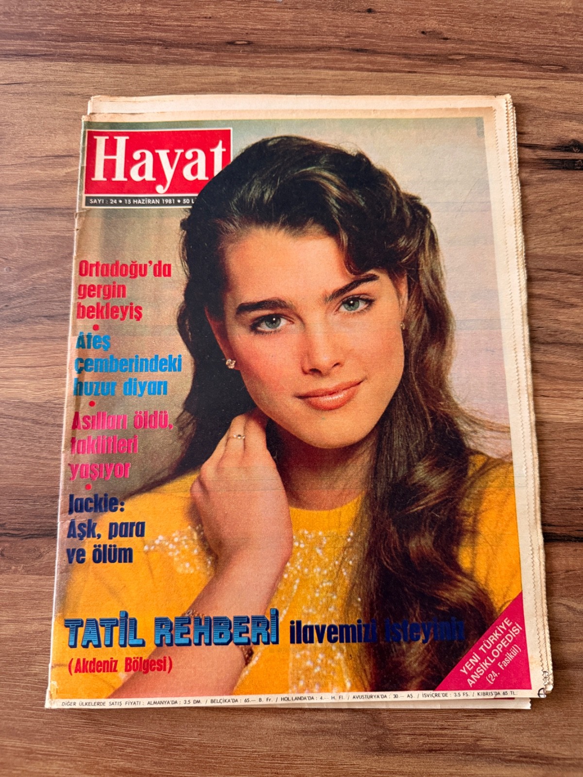 Brooke Shields Hayat Magazine 1981 Turkey Rare Vintage Celebrity Cover Brooke Shields Hayat Magazine 1981 Turkey Rare Vintage Celebrity Cover