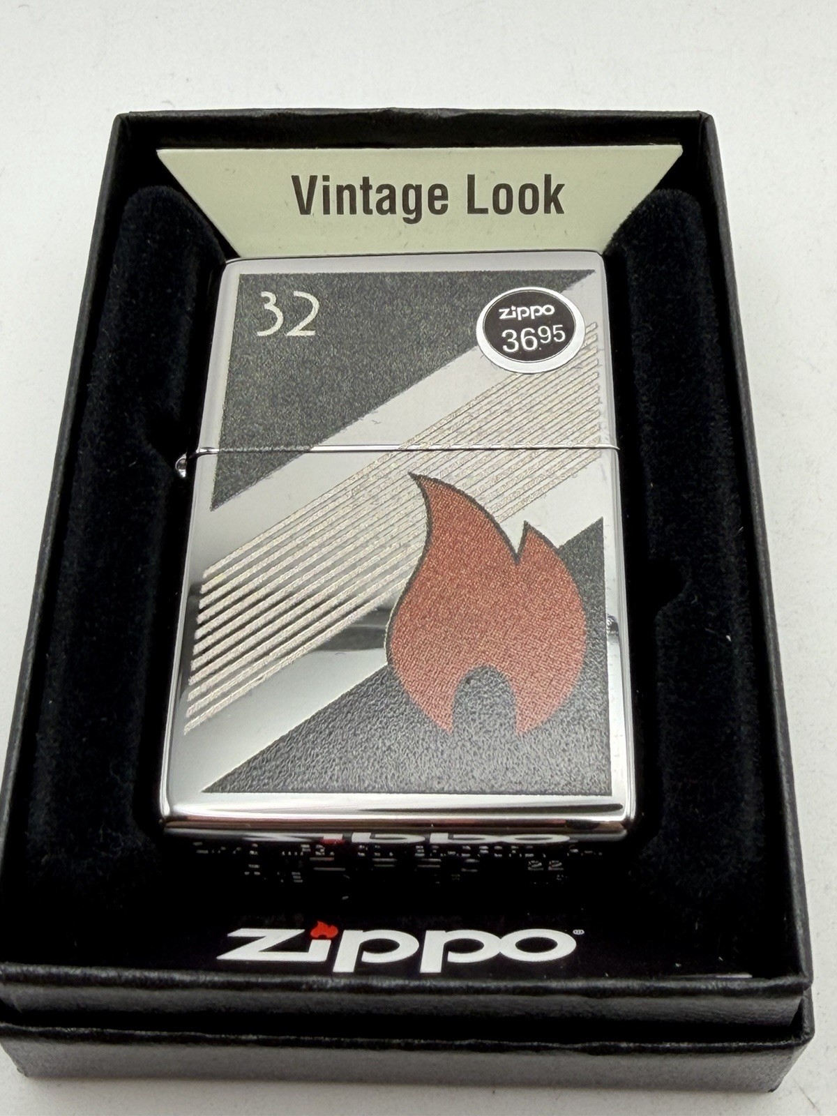 Vintage Look 2022 Flame Design 32 High Polish Chrome Zippo Lighter NEW 48623 B73