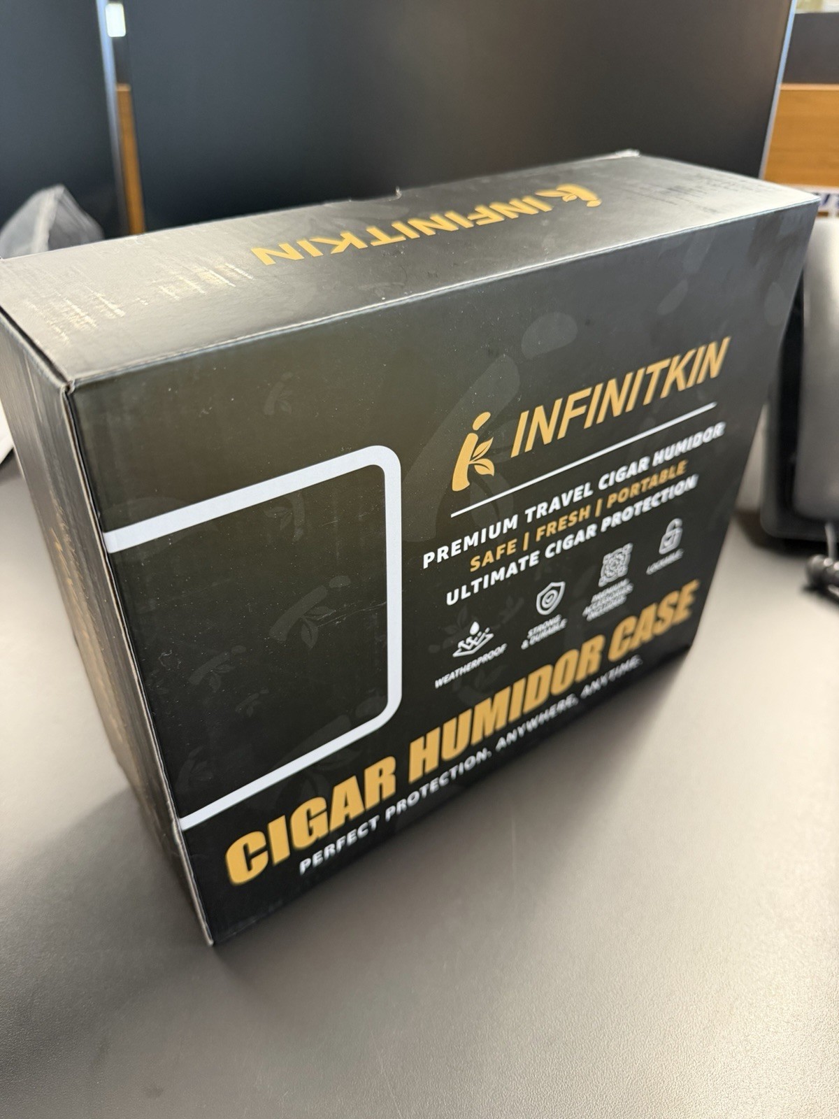 INFINITKIN Cigar Humidor Case | Lockable, Waterproof, Medium, Black INFINITKIN Cigar Humidor Case | Lockable, Waterproof, Medium, Black