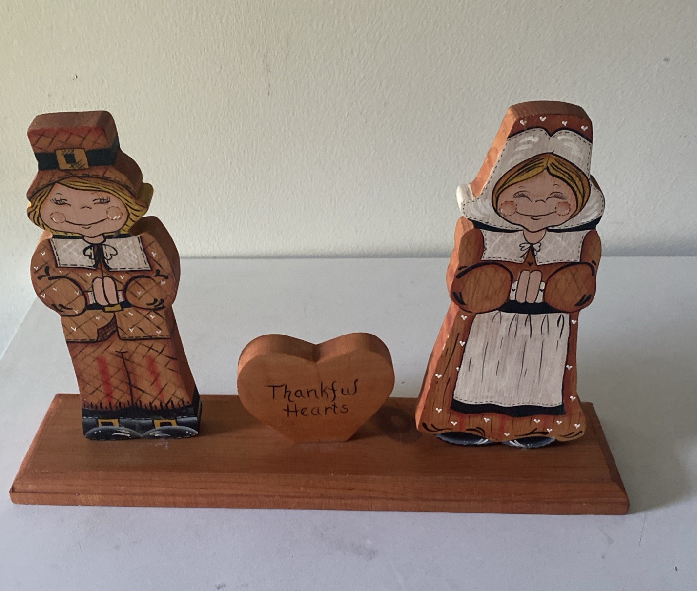 Handcrafted Amish Pilgrim Wooden Couple Thankful Rustic Farmhouse Home Decor Handcrafted Amish Pilgrim Wooden Couple Thankful Rustic Farmhouse Home Decor