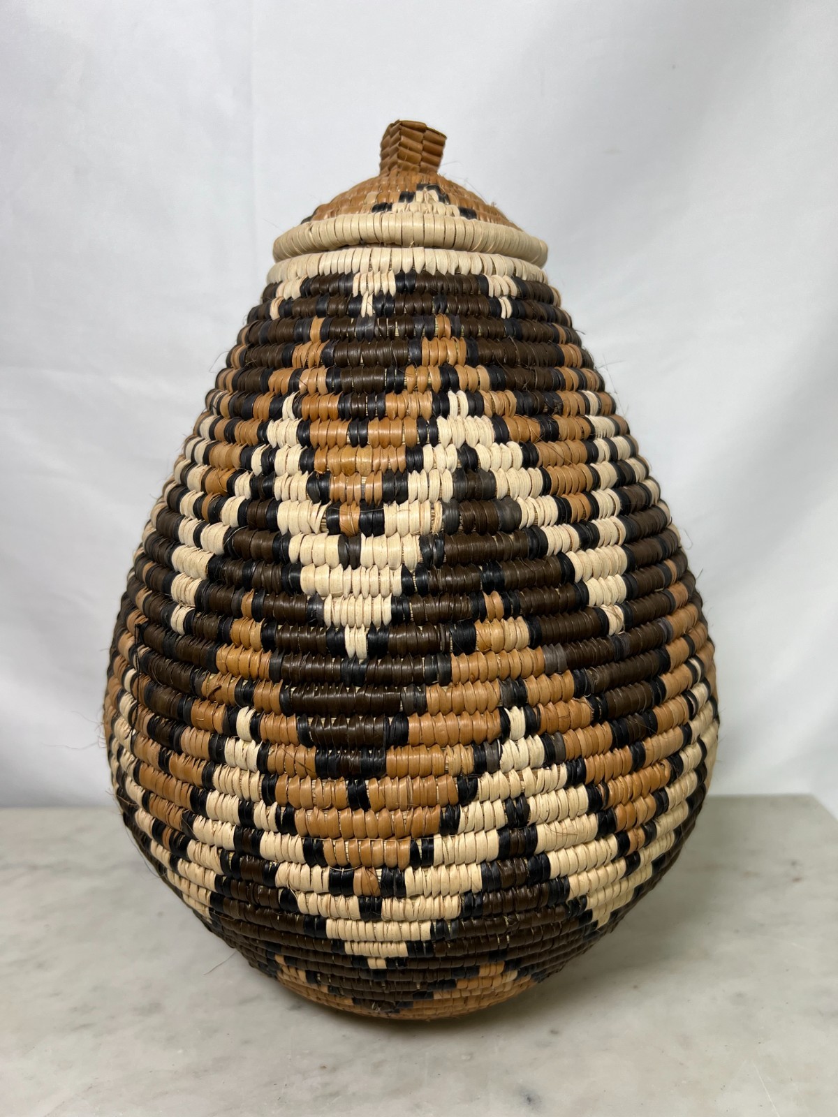 Handmade Zulu Beer Basket | Authentic African Craft KwaZulu-Natal 12 Handmade Zulu Beer Basket | Authentic African Craft KwaZulu-Natal 12