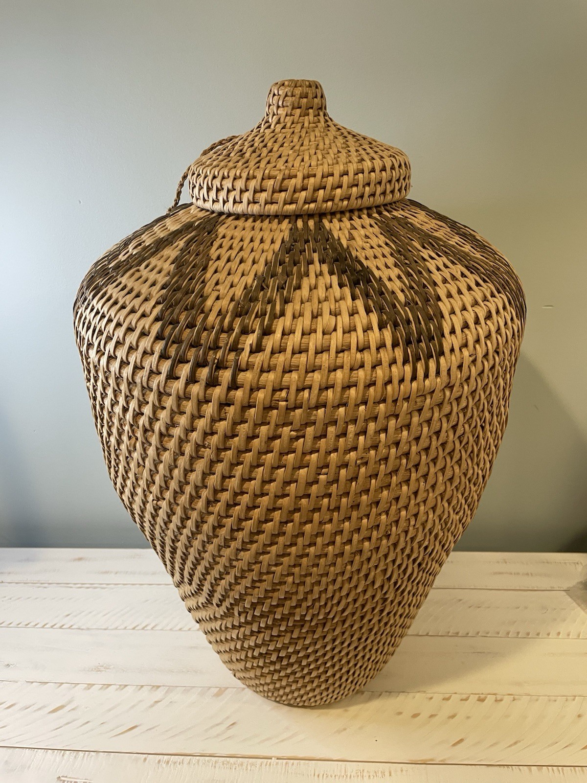 ANTIQUE ? HAND WOVEN DECORATED Ginger Jar COIL BASKET WITH LID Asian? African?