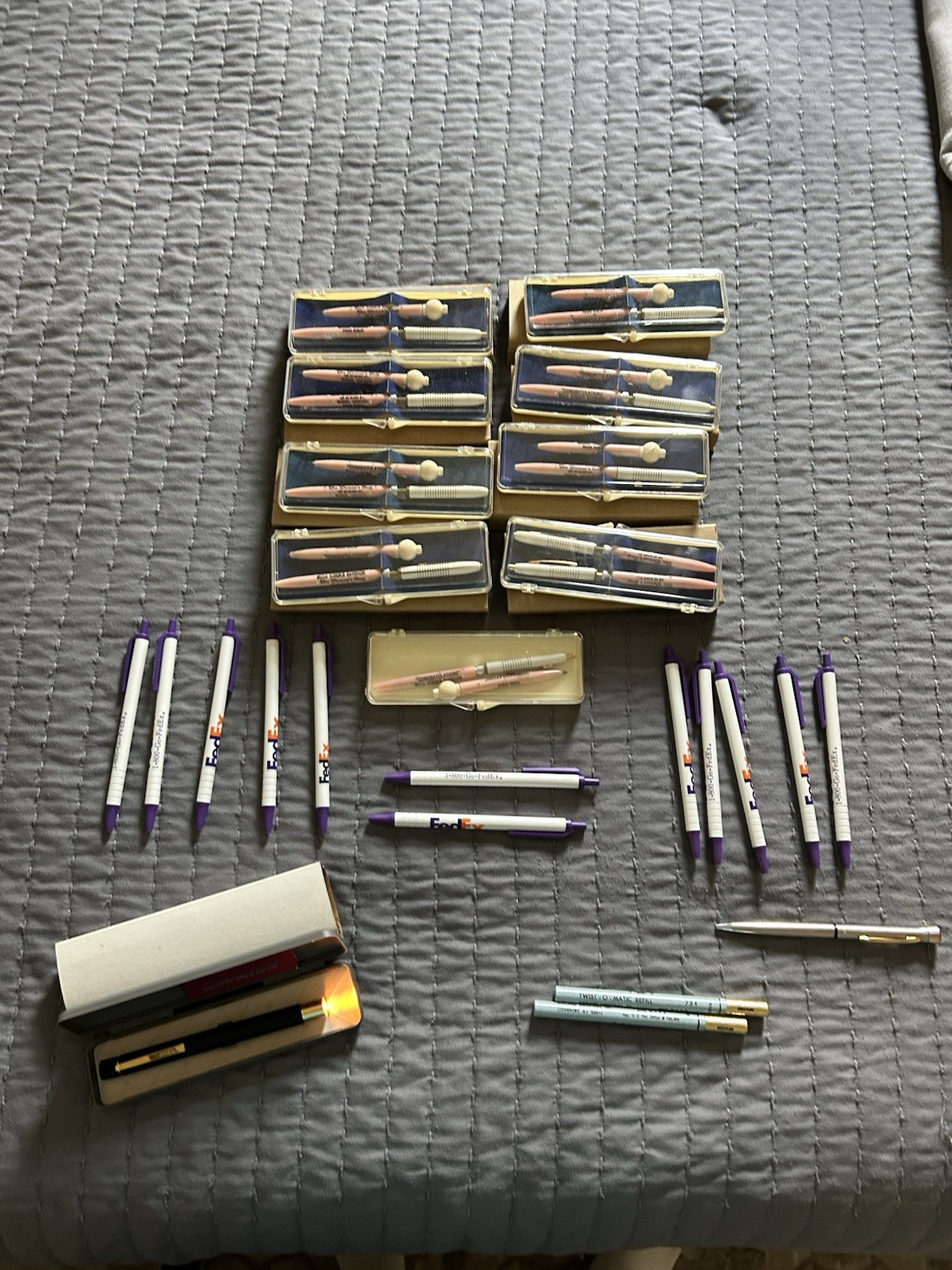 VINTAGE W.S.(8)ROTARY DIALER & PEN SET W/CASE..FED EX PENS(12).GARLAND PEN(1)... VINTAGE W.S.(8)ROTARY DIALER & PEN SET W/CASE..FED EX PENS(12).GARLAND PEN(1)...