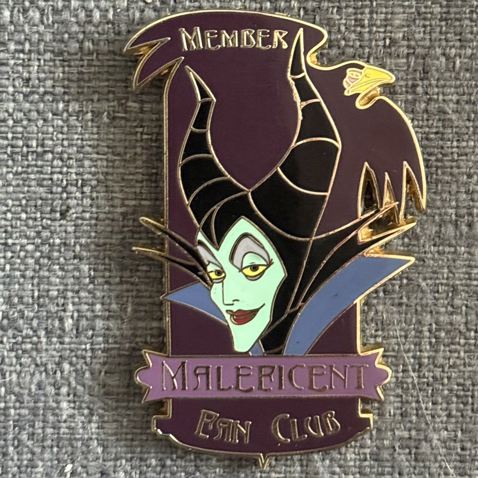 Disney Auctions Maleficent Fan Club Diablo Sleeping Beauty LE 1000 Pin B6