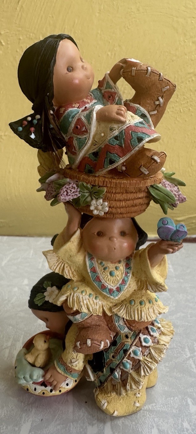 Vtg 1995  Enesco Friends of The Feather 171859 Sister Act Totem Pole READ
