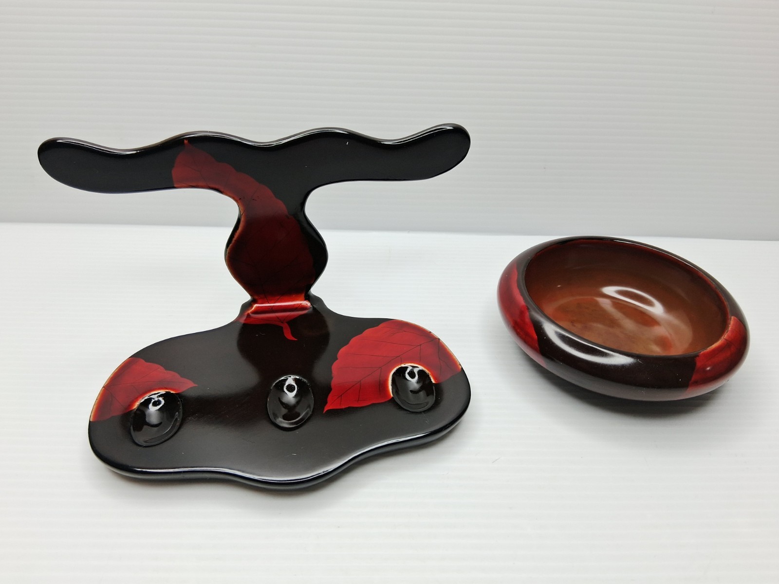 Vintage Maruni Laquerware Pipe Stand With Tobacco Bowl Occupied Japan Rare Leafs