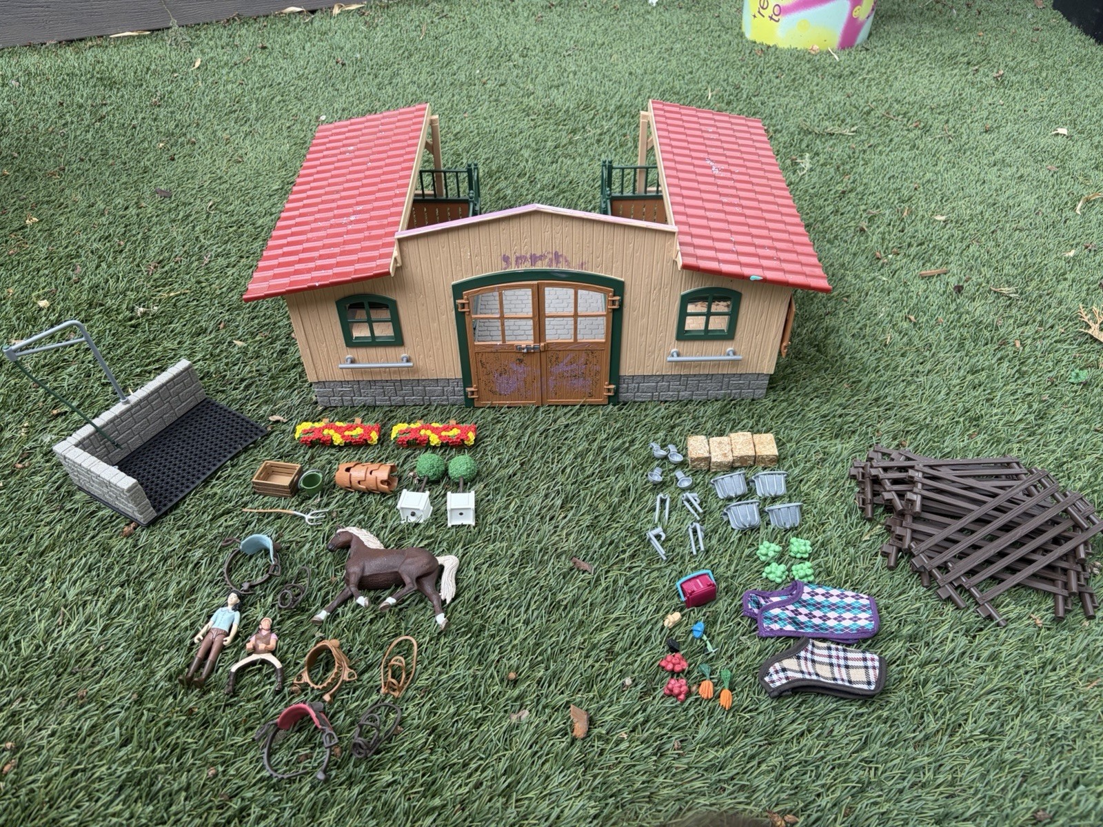 Schleich Farm World Barn Set