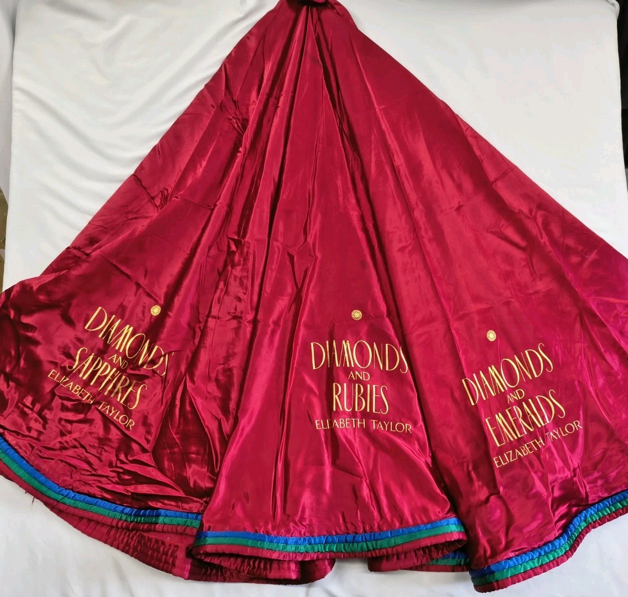 Elizabeth Taylor Tablecloth Department Store Display Diamonds Collection 92 Elizabeth Taylor Tablecloth Department Store Display Diamonds Collection 92