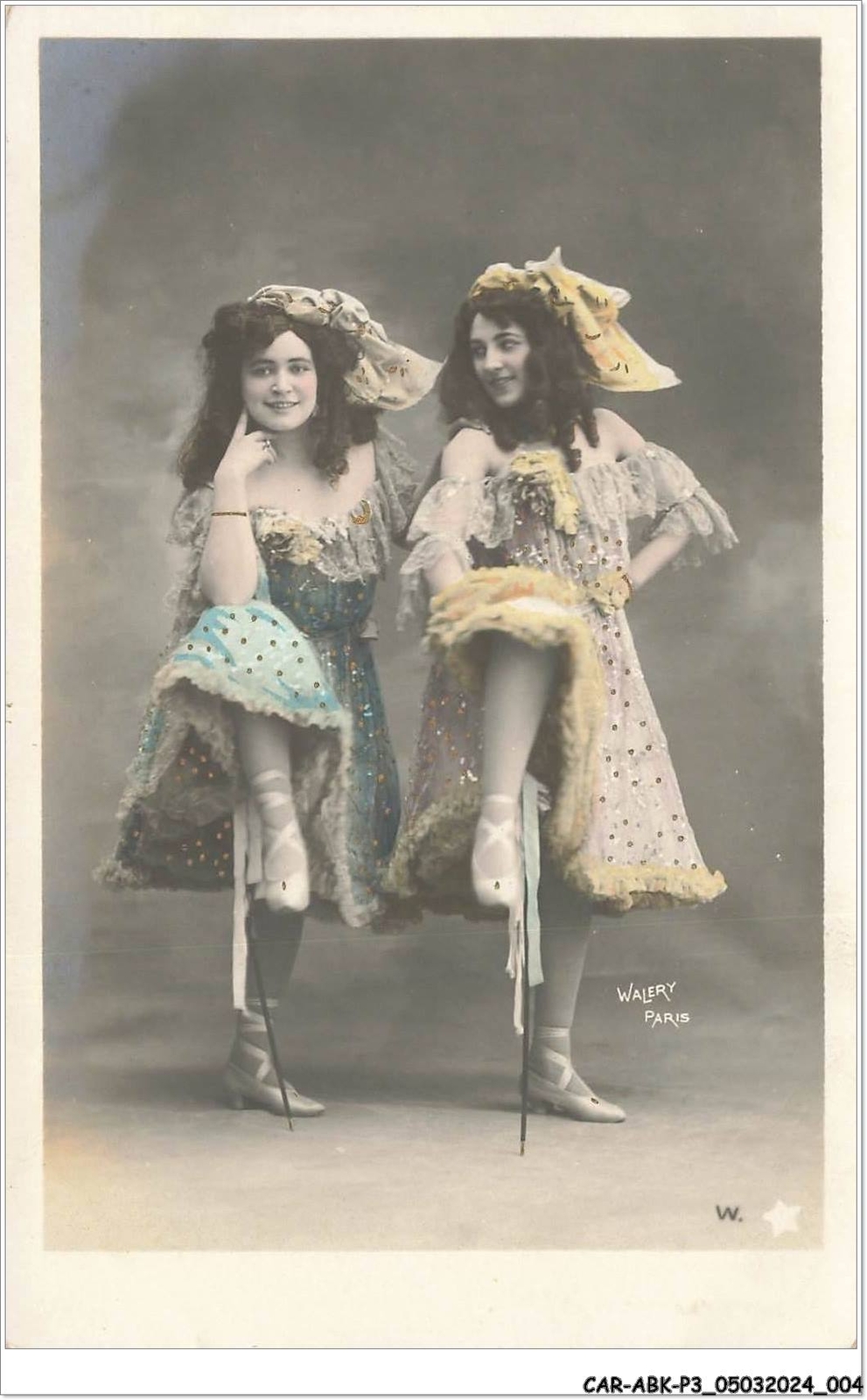 CAR-ABKP3-0205-ACTOR - Two Actresses