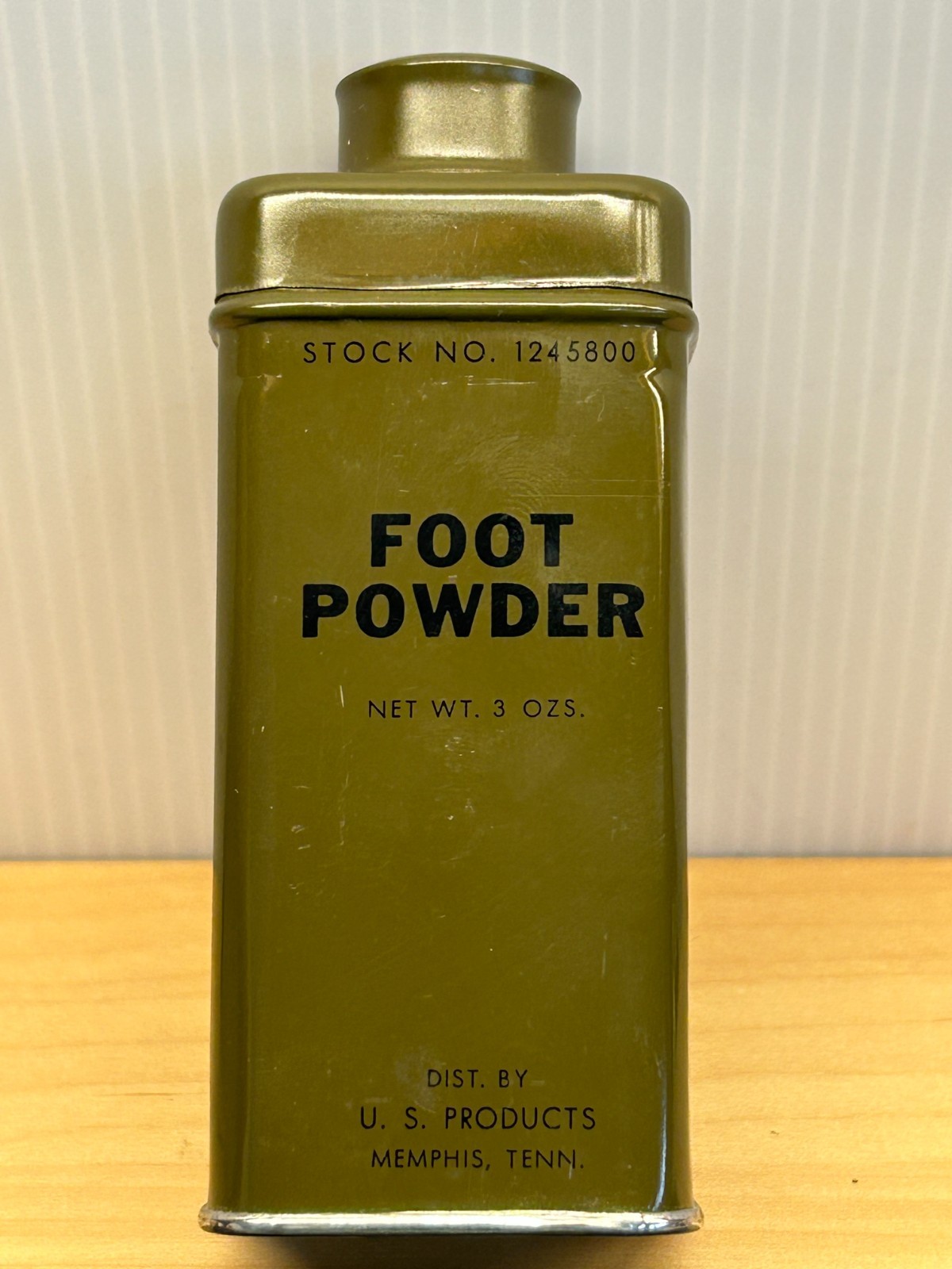 VINTAGE FOOT POWDER MILITARY TIN # 1245800 ARMY GREEN US MEMPHIS TN ALMOST FULL VINTAGE FOOT POWDER MILITARY TIN # 1245800 ARMY GREEN US MEMPHIS TN ALMOST FULL