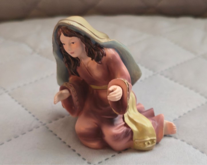 Thomas Kinkade Hawthorne Village Mother Mary Figurine