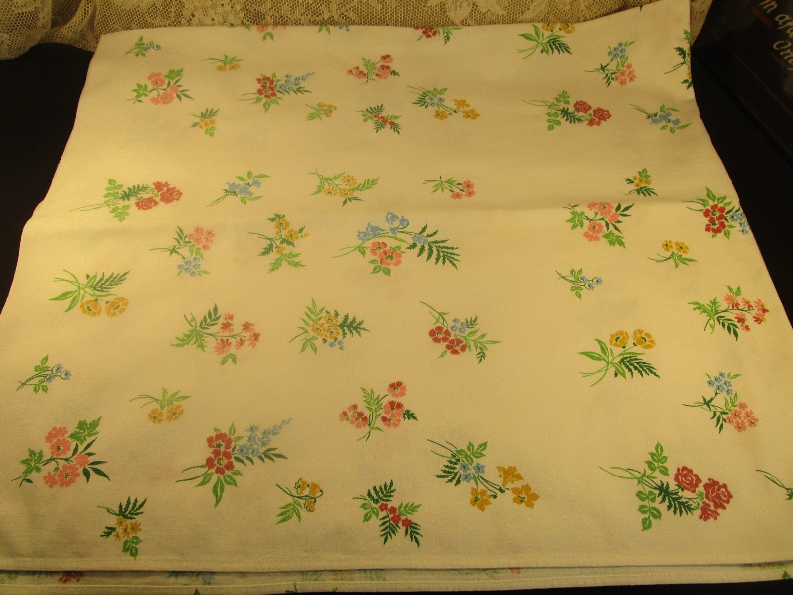 VTG. TRUE COTTON TABLECLOTH ALL-OVER PATTERN-NO DAMAGE 48X56 VTG. TRUE COTTON TABLECLOTH ALL-OVER PATTERN-NO DAMAGE 48X56