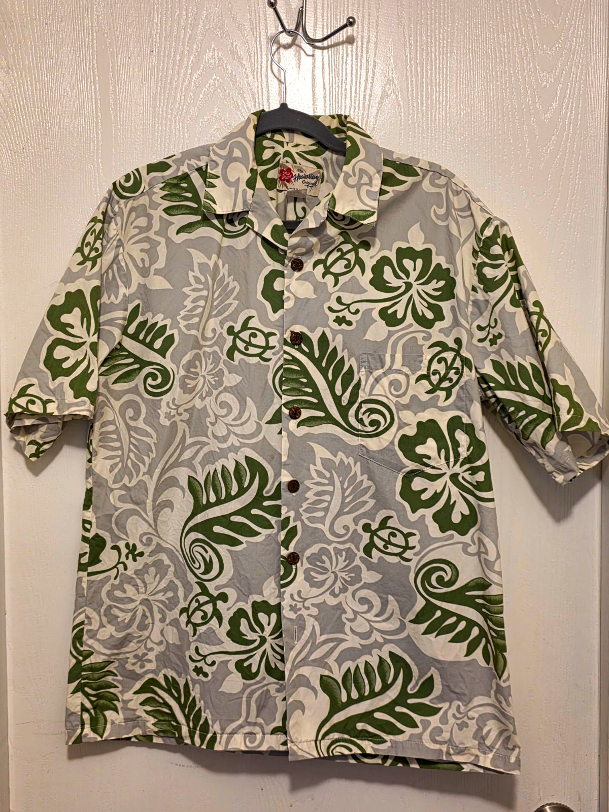 Hilo Hattie Made in Hawaii 100% Cotton Green Floral Aloha Shirt