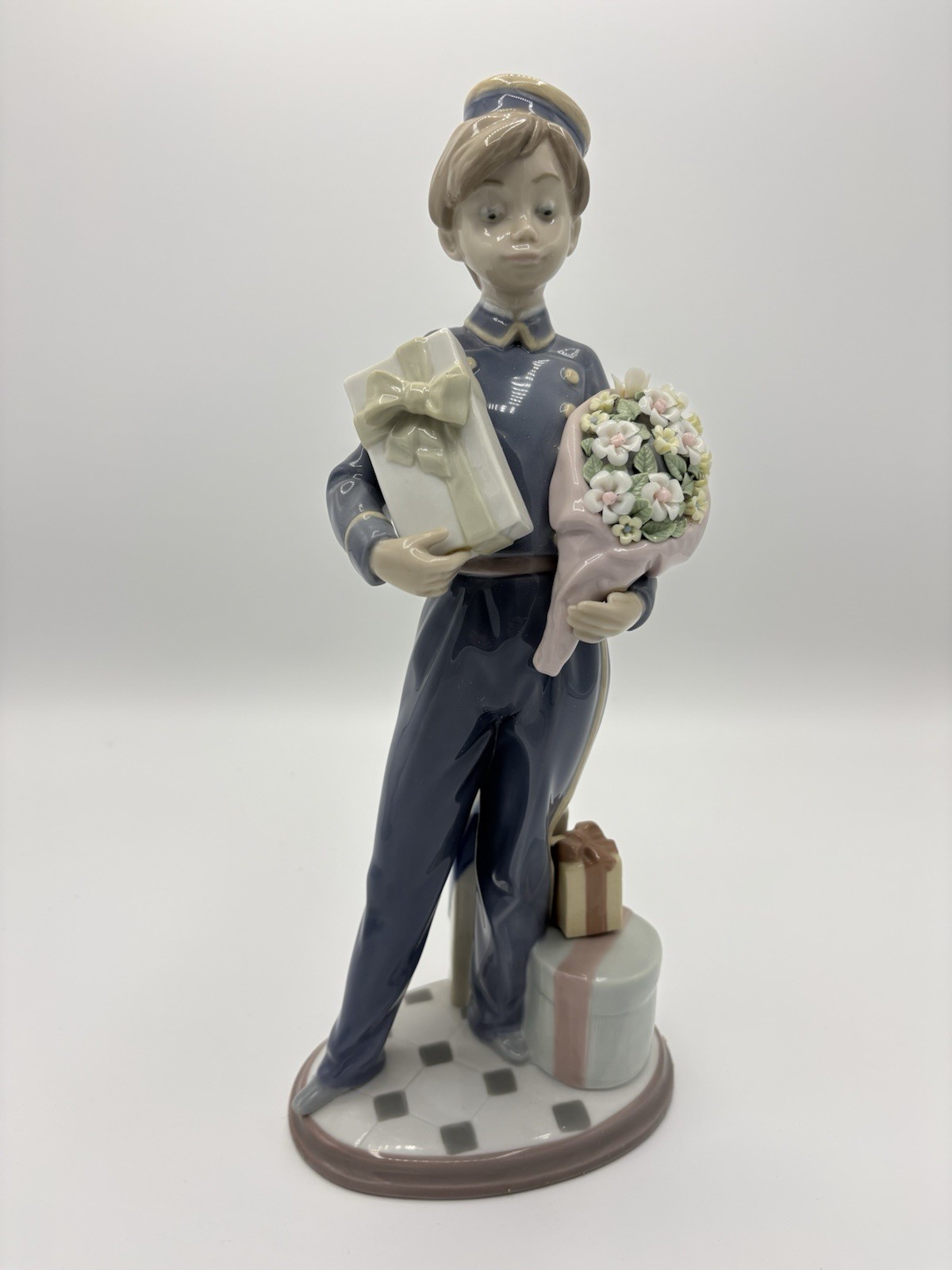 Lladró 5783 Special Delivery Open Box Porcelain Figurine with Original Box Spain
