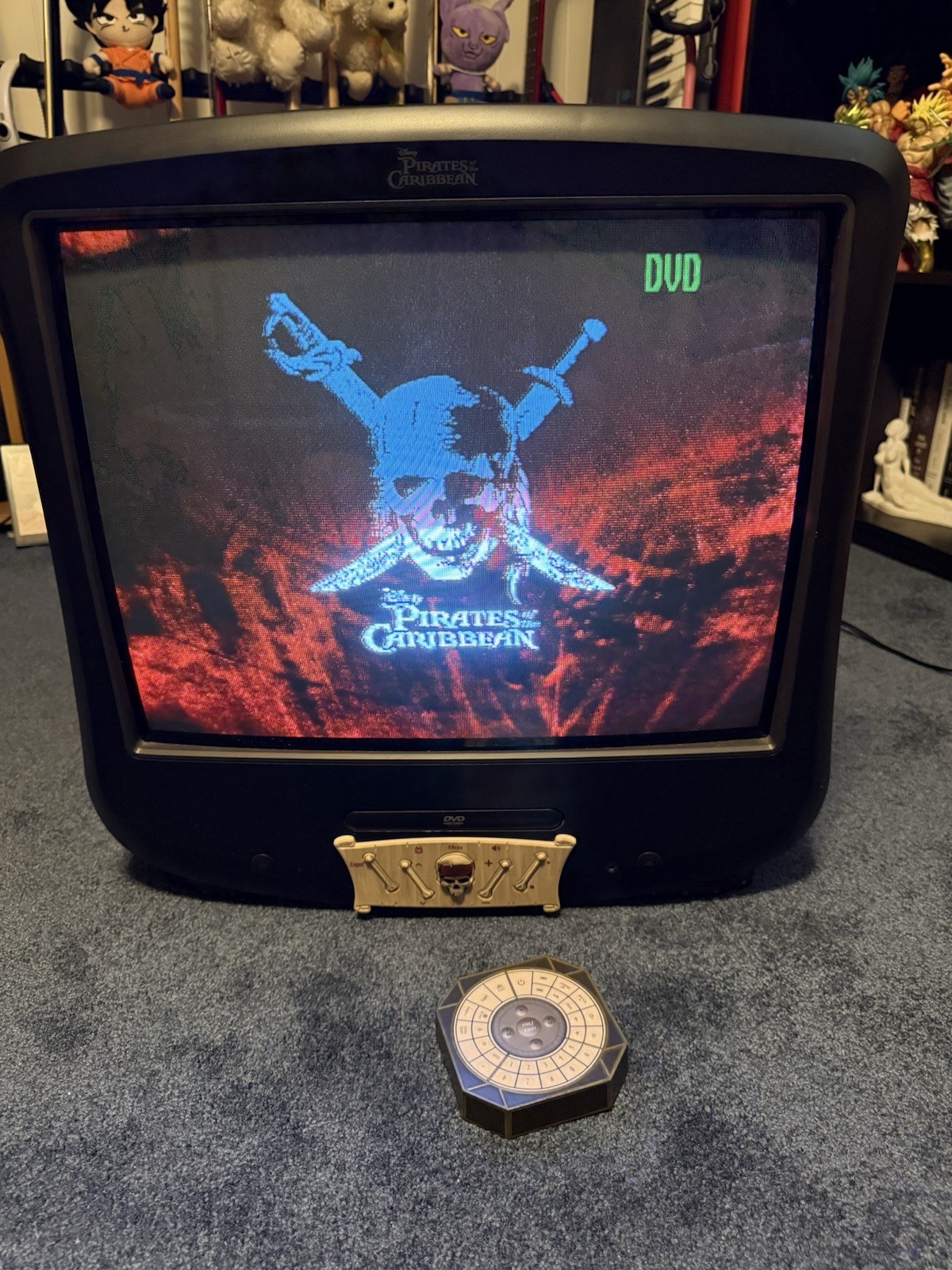 Disney Pirates of the Caribbean CRT TV 20’’ TV/DVD Rare DVD NOT WORKING READ DES Disney Pirates of the Caribbean CRT TV 20’’ TV/DVD Rare DVD NOT WORKING READ DES